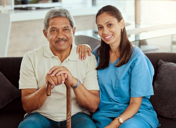 Comment la gamme de réfrigérateurs LG InstaView Door-in-Door facilite-t-elle l'accès et la gestion des aliments ?