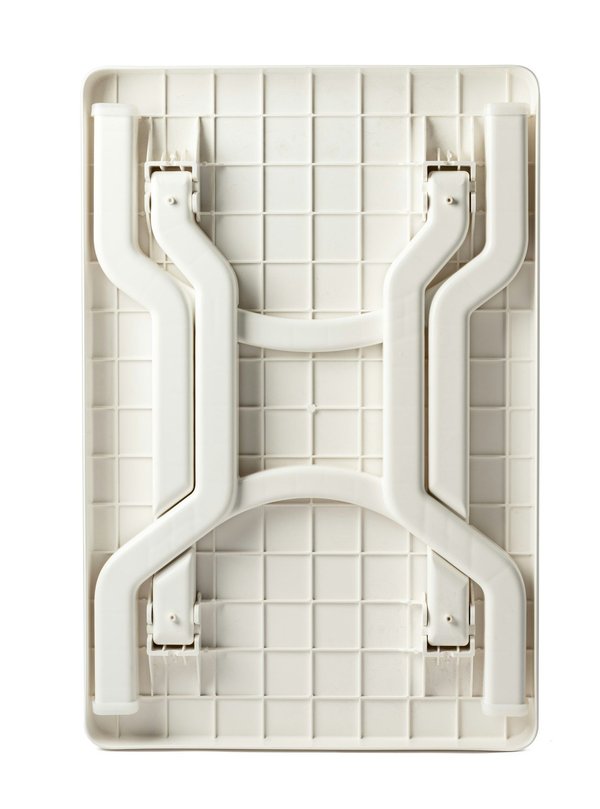 Table plastique pliante : durable et pratique pour toutes occasions